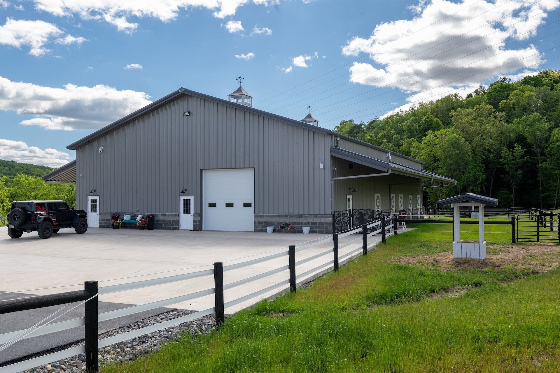 Snyder Horse Stables — agricultural construction project